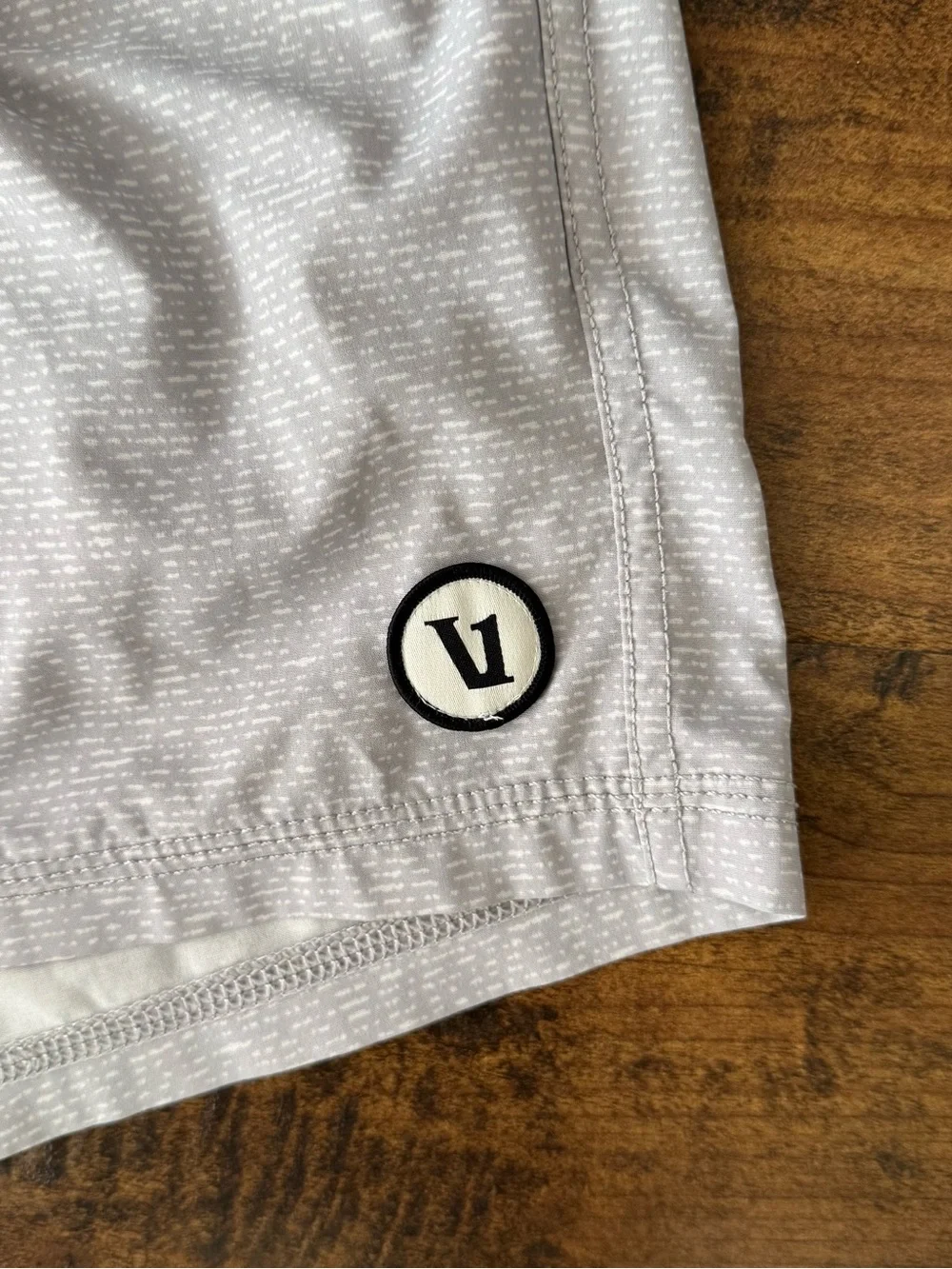 Vuori Kore Shorts - Men's Size Small Platinum Lined 5” - Picture 3 of 5
